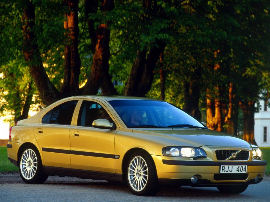  Volvo S60 2000 года  (фото 23 из 37)